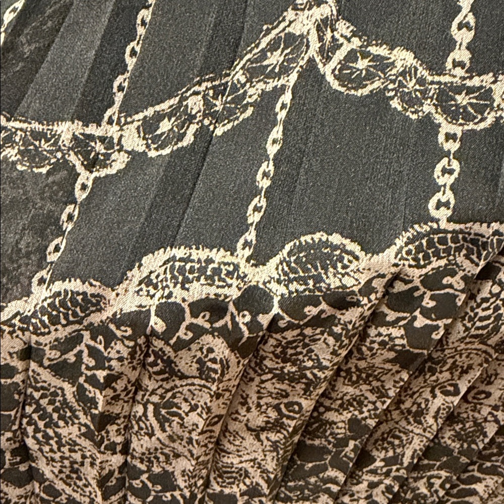 Ann Taylor LOFT Black Pleated Midi Dress Velvet Trim Lace Hem SIZE 2 - Picture 3 of 5